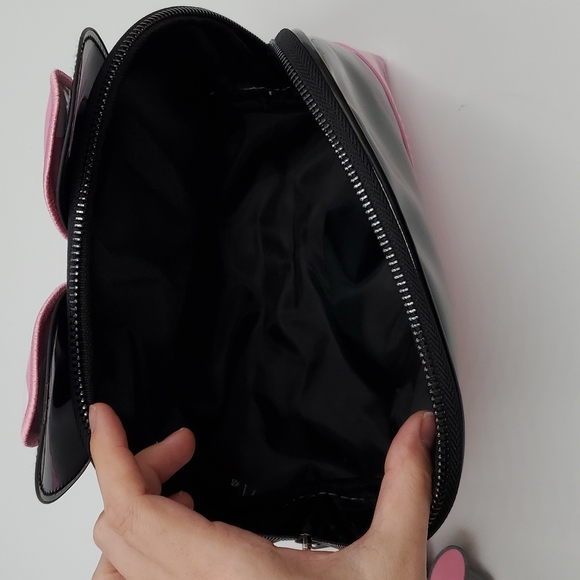The Crème shop x Minnie Mouse Makeup Bag - Picture 3 of 4